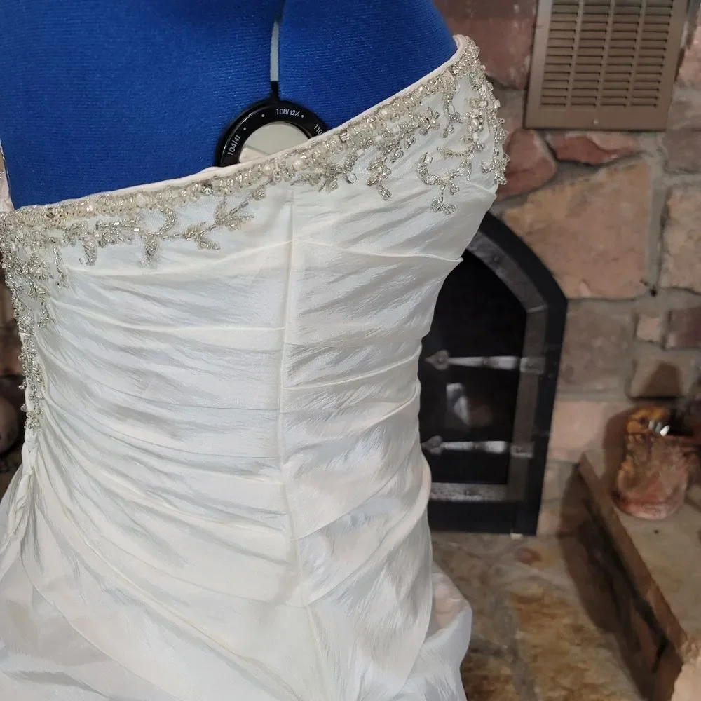 Gorgeous Private Collection Wedding Gown – Corset Back • Size 18–22 Adjustable - Picture 7 of 15
